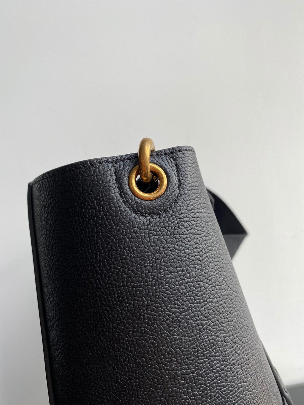 CELINE SANGLE SEAU BUCKET 33 BAG BLACK CALFSKIN