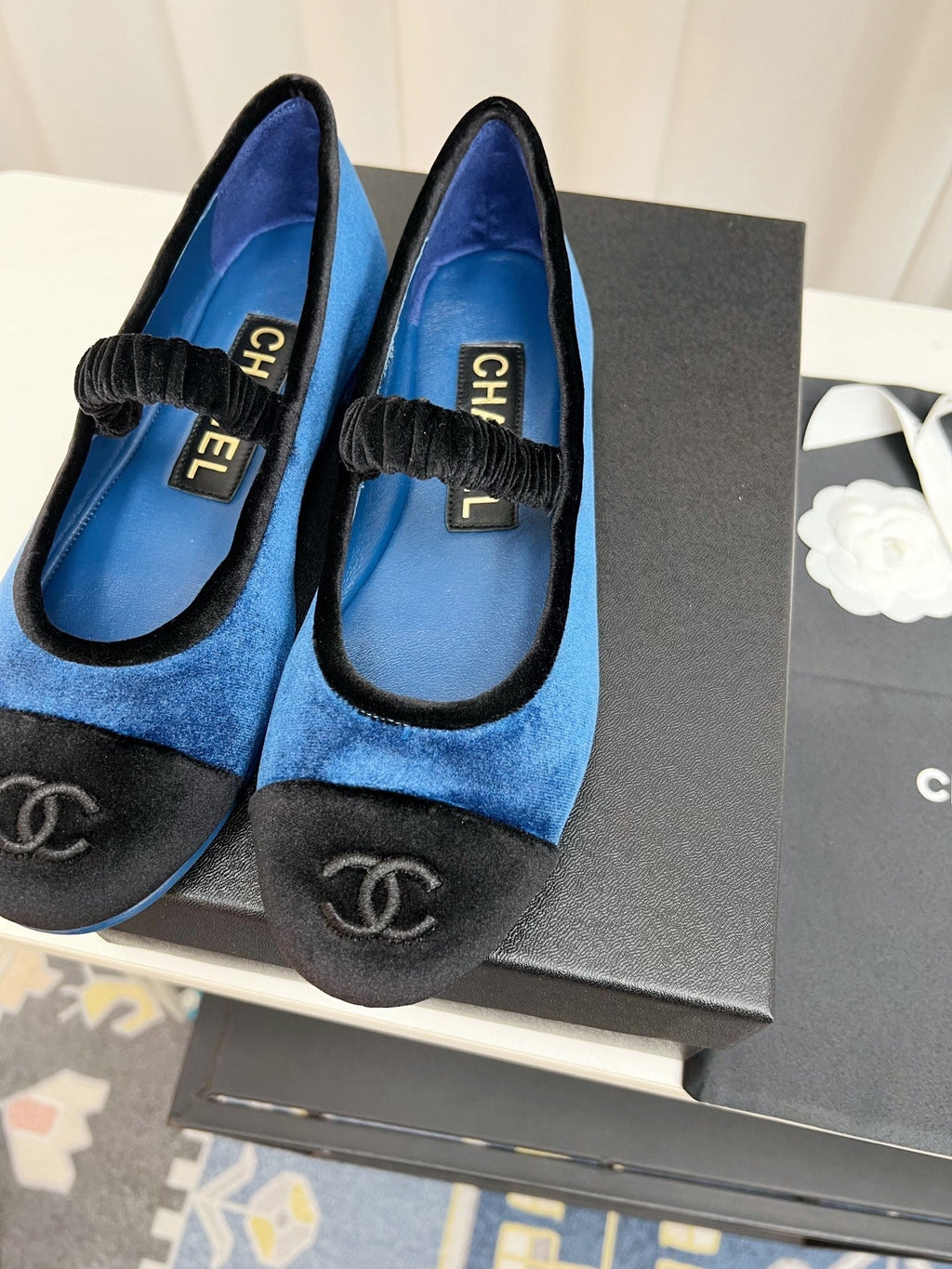 CHANEL MARY JANE FLAT IN COBALT BLUE AND BLACK VELVET