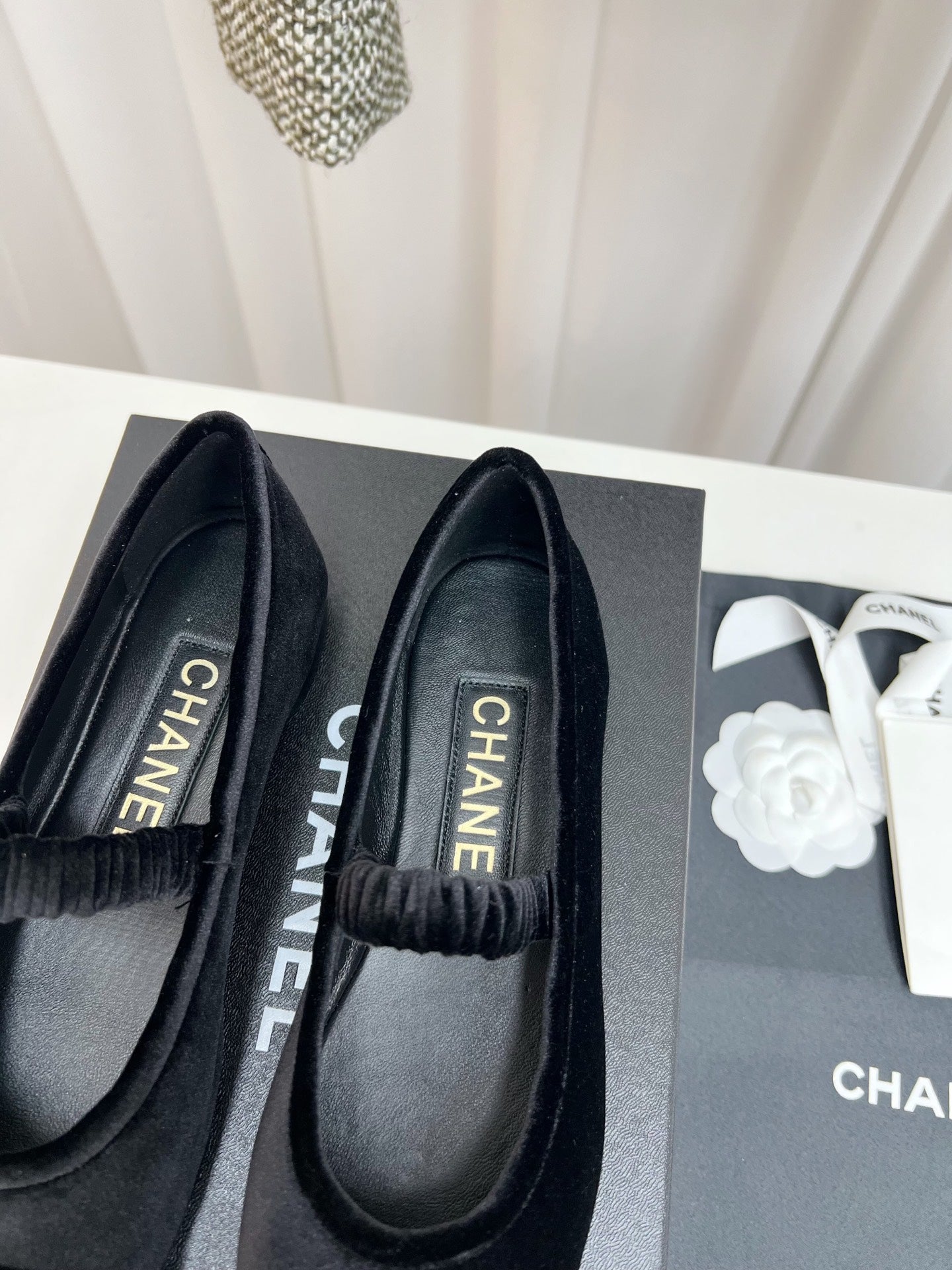 CHANEL MARY JANE FLAT IN BLACK VELVET