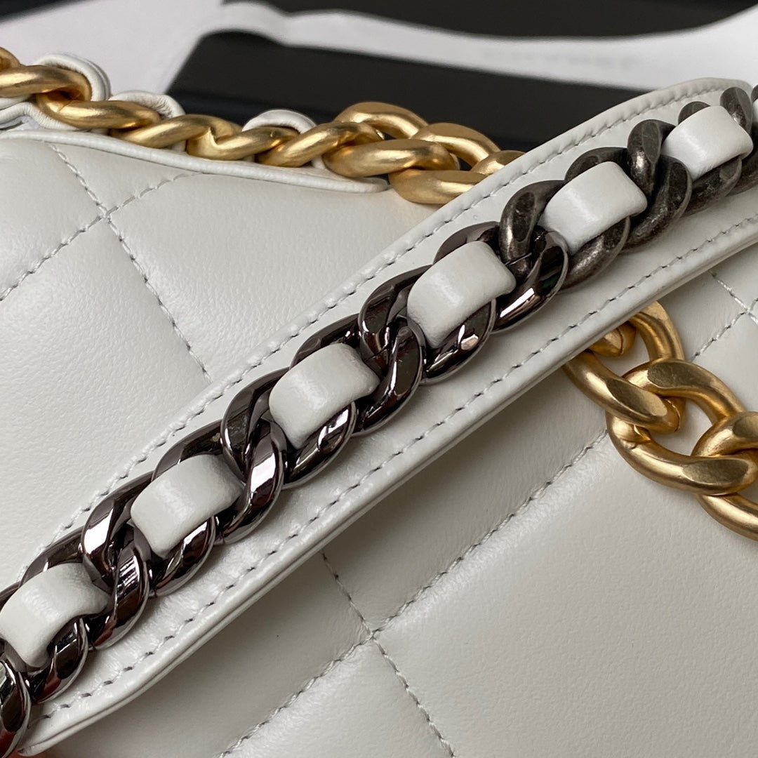 CHANEL 19 WOC 19CM WHITE LAMBSKIN GOLD HARDWARE