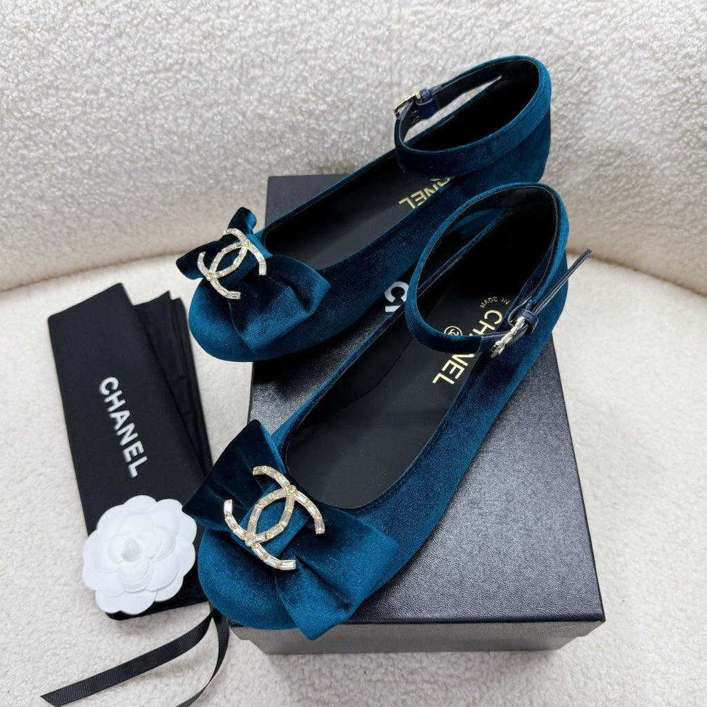 CHANEL MARY JANE SHOES IN CLASSIC BLUE VELVET