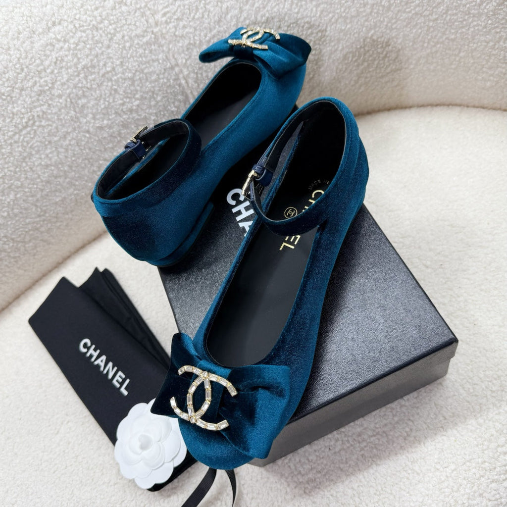 CHANEL MARY JANE SHOES IN CLASSIC BLUE VELVET