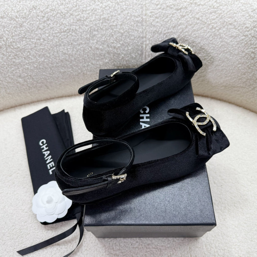 CHANEL MARY JANE SHOES IN BLACK VELVET