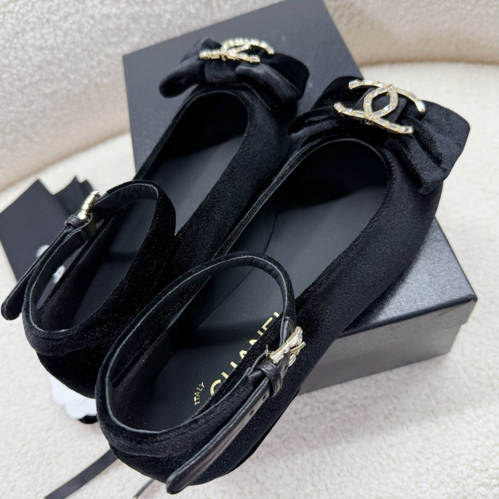 CHANEL MARY JANE SHOES IN BLACK VELVET