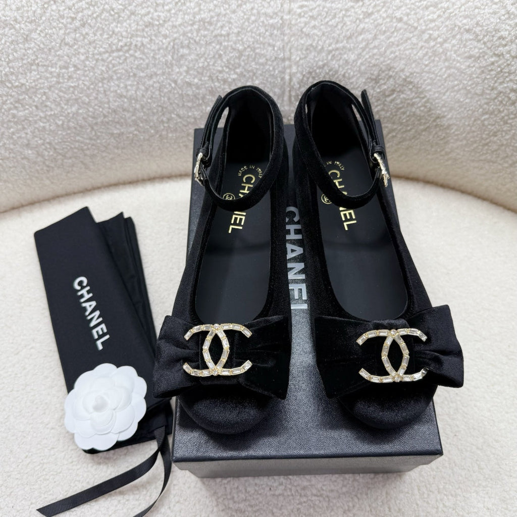 CHANEL MARY JANE SHOES IN BLACK VELVET