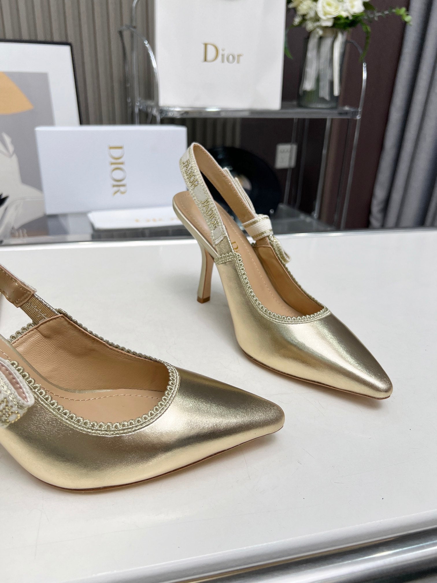 DIOR J'A SLINGBACK PUMP LIGHT GOLD CALFSKIN AND EMBROIDERED FABRIC 10 CM