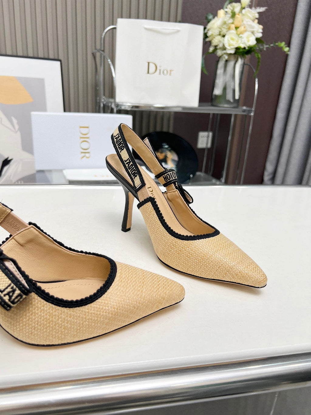 DIOR J'A SLINGBACK PUMP NATURAL RAFFIA AND BLACK EMBROIDERED COTTON 10 CM