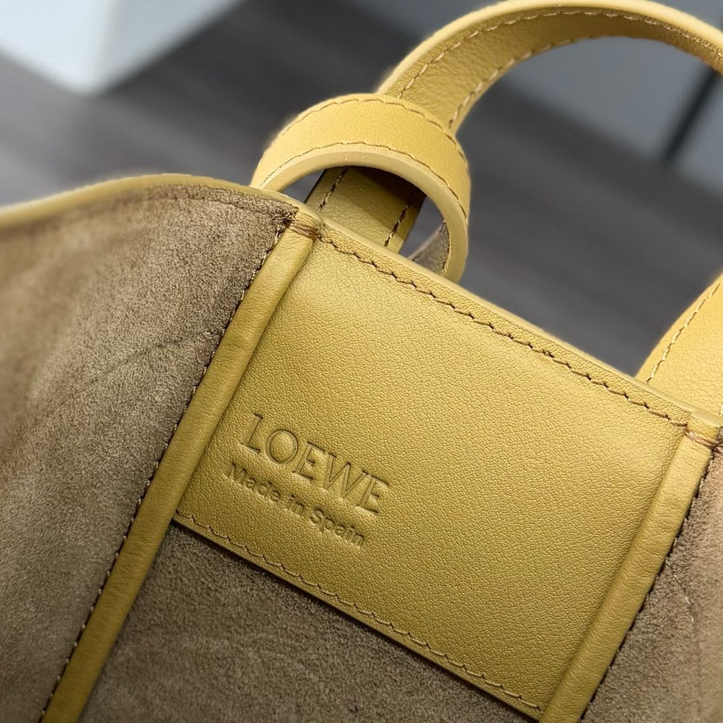 HAMMOCK SLICE 25 BAG IN SAND YELLOW SHINY CALFSKIN