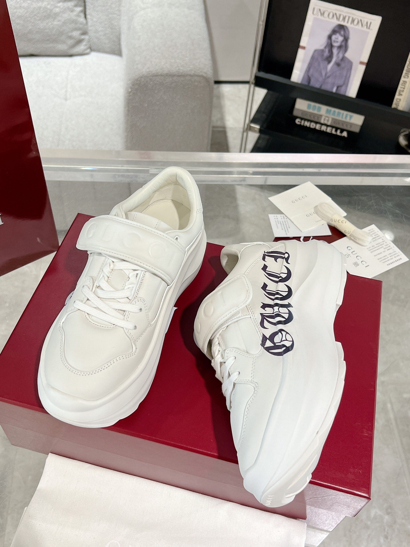 GUCCI WAVE SNEAKER IN RICE WHITE CALFSKIN WITH HANDWRITTEN LOGO