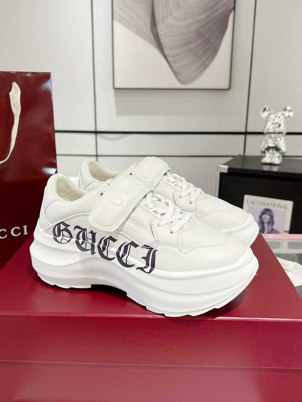 GUCCI WAVE SNEAKER IN RICE WHITE CALFSKIN WITH HANDWRITTEN LOGO