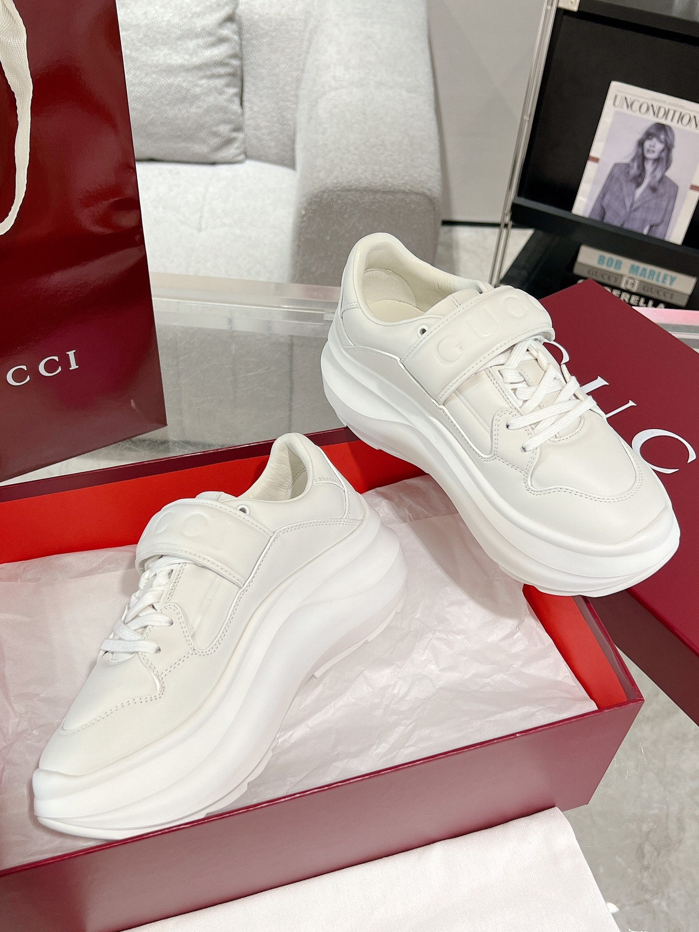 GUCCI WAVE SNEAKER IN RICE WHITE CALFSKIN WITH HANDWRITTEN LOGO