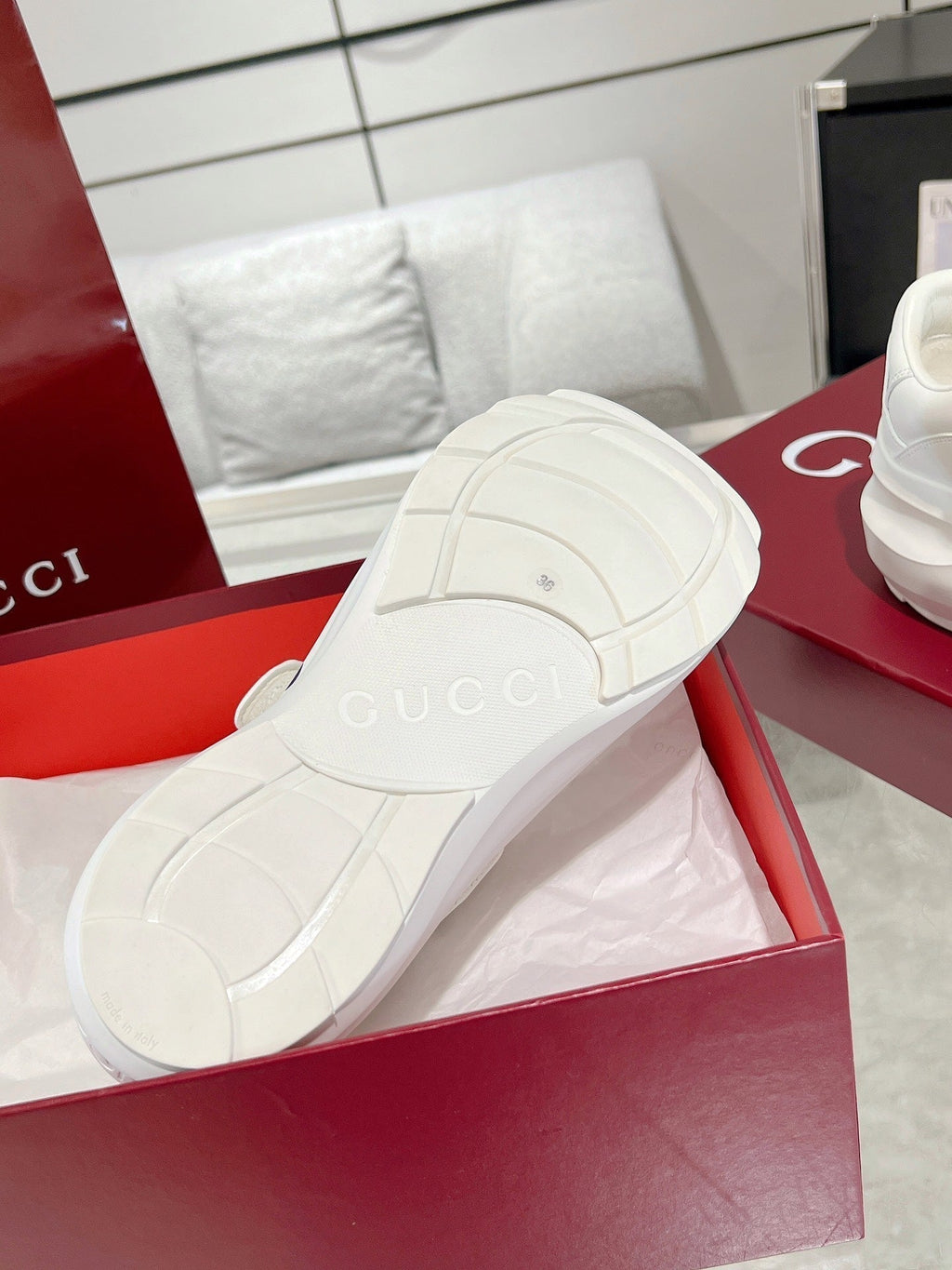 GUCCI WAVE SNEAKER IN RICE WHITE CALFSKIN WITH HANDWRITTEN LOGO