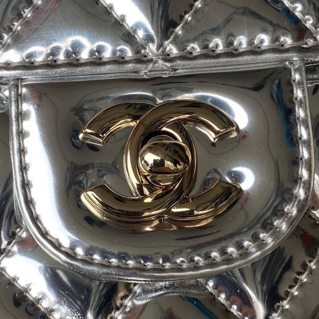 CHANEL MINI 19 FLAP BAG IN SILVER METALLIC CALFSKIN WITH STRAP