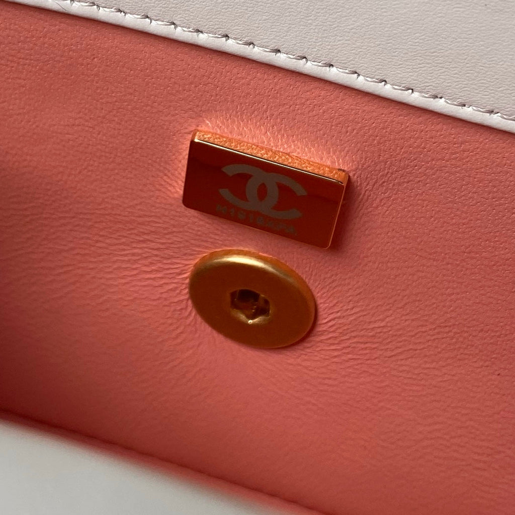 CHANEL MINI FLAP BAG 19 IN WHITE CALFSKIN WITH DOUBLE GOLD BALL