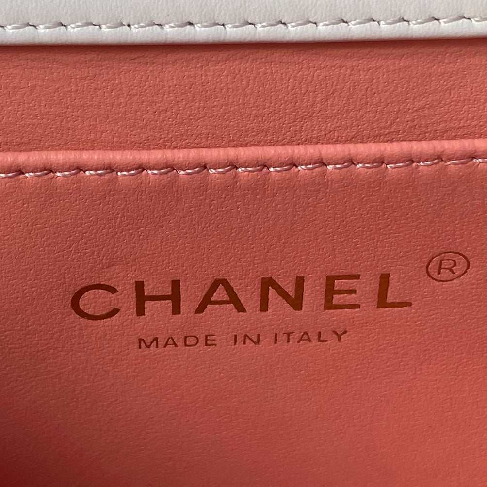 CHANEL MINI FLAP BAG 19 IN WHITE CALFSKIN WITH DOUBLE GOLD BALL