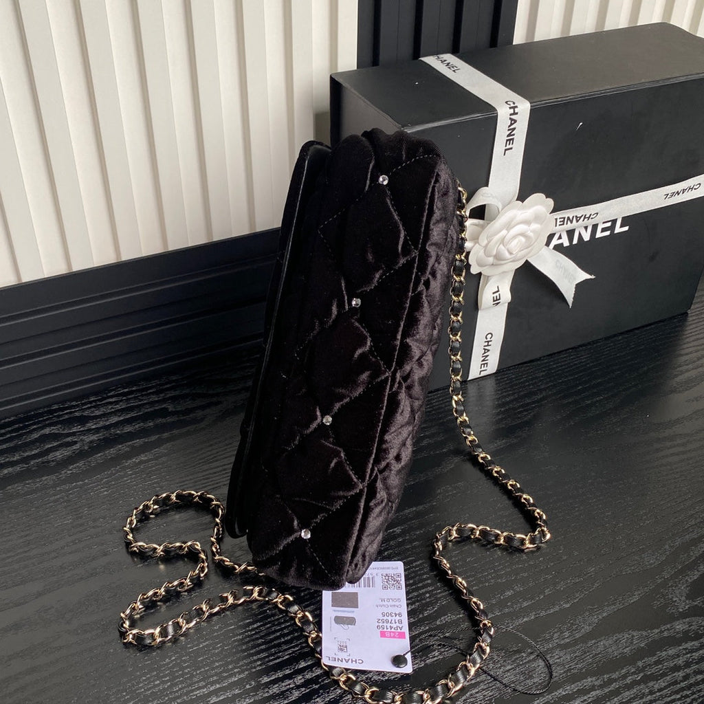 CHANEL FLAP BAG 23 ATTACHED DIAMOND IN BLACK VELVET GOLD HARDWARE