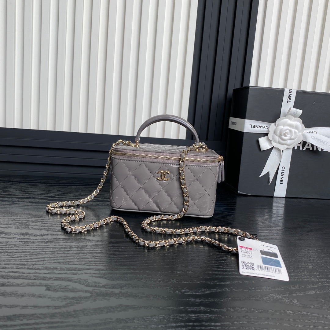 CHANEL 25S VANITY CASE 17 IN CHARCOAL GRAY PATENT CALFSKIN GOLD HARDWARE