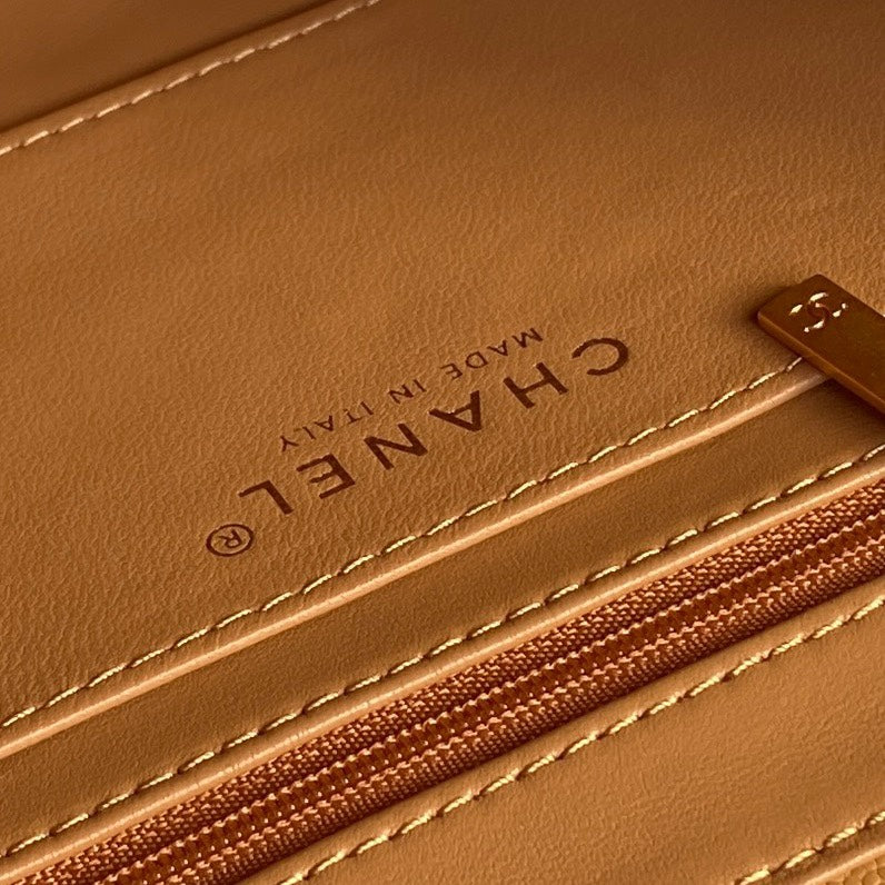 CHANEL RETRO STYLE FLAP BAG 22 IN RAW SIENNA GRAINED CALFSKIN GOLD HARDWARE