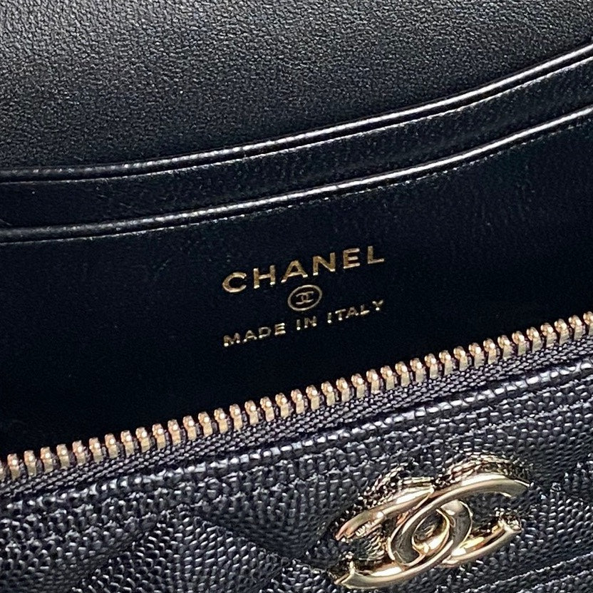 CHANEL COSMETIC BAG 19 IN BLACK GRAINED CALFSKIN GOLD HARDWARE