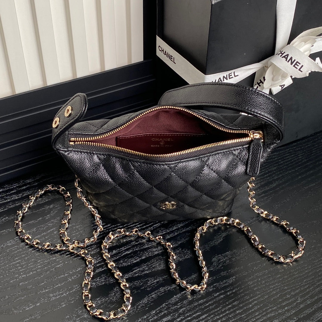 CHANEL HOBO BAG 21 IN BLACK GRAINED CALFSKIN GOLD HARDWARE