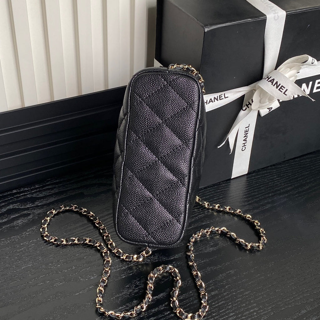 CHANEL HOBO BAG 21 IN BLACK GRAINED CALFSKIN GOLD HARDWARE