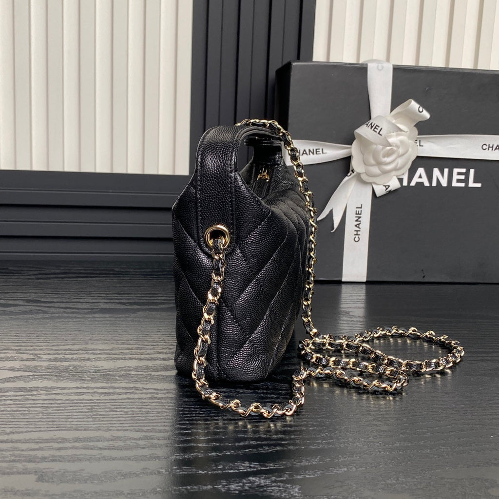 CHANEL HOBO BAG 21 IN BLACK GRAINED CALFSKIN GOLD HARDWARE