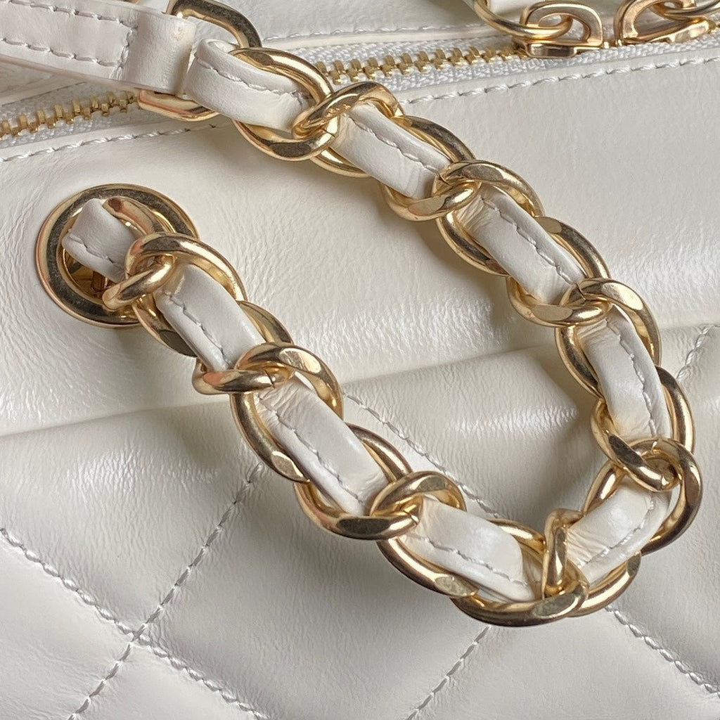 CHANEL BOWLING BAG 29 IN OFF-WHITE CALFSKIN GOLD HARDWARE