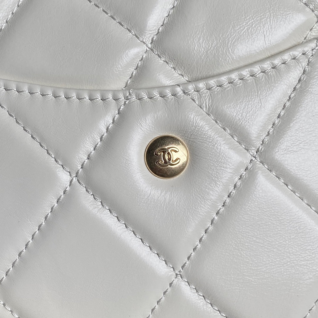 CHANEL BOWLING BAG 29 IN OFF-WHITE CALFSKIN GOLD HARDWARE