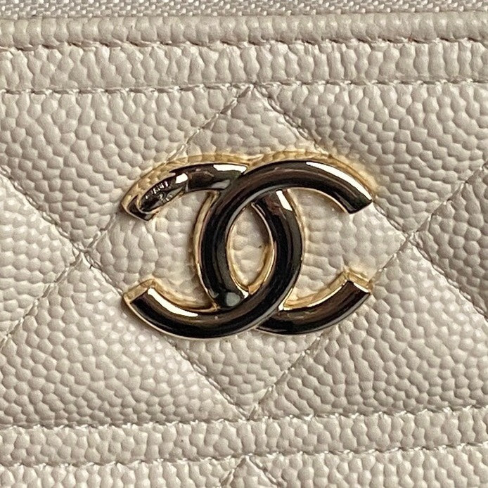 CHANEL COSMETIC BAG 19 IN CREAM GRAINED CALFSKIN GOLD HARDWARE