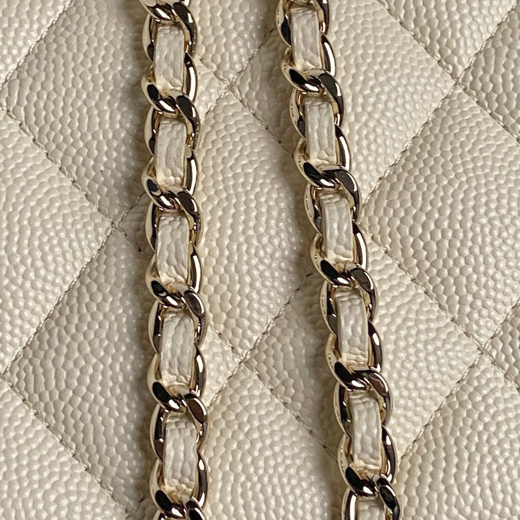 CHANEL COSMETIC BAG 19 IN CREAM GRAINED CALFSKIN GOLD HARDWARE