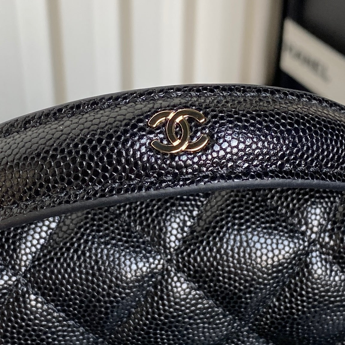 CHANEL 25C FLAP BAG 18 IN BLACK SHINY GRAINED CALFSKIN GOLD HARDWARE