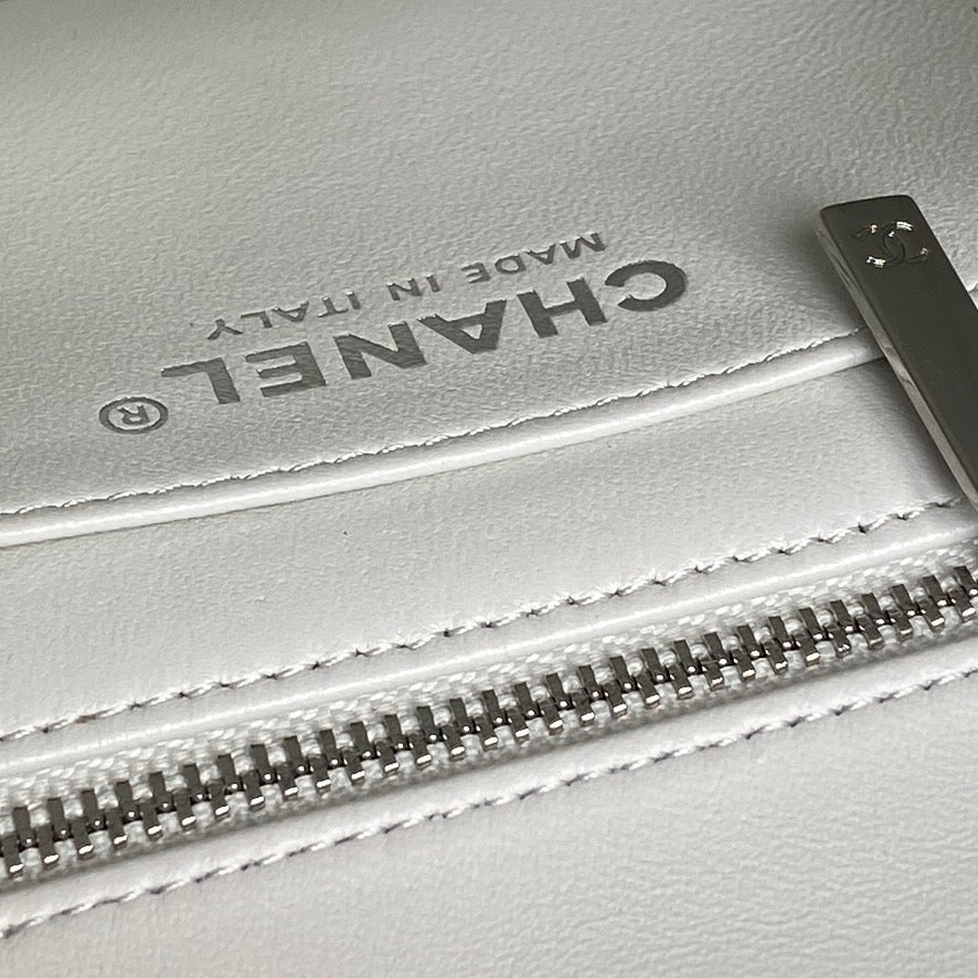 CHANEL 25S MINI FLAP BAG 18 IN WHITE CALFSKIN
