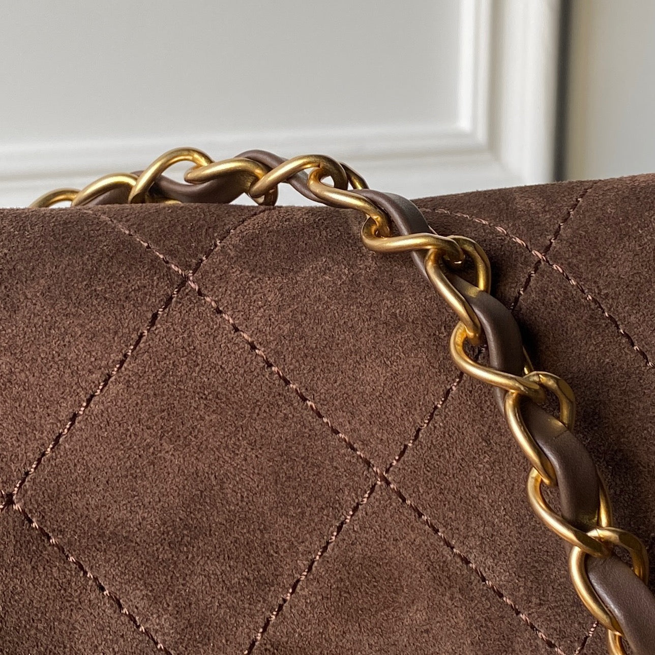 CHANEL 25S SHOULDER BAG 30 IN DARK BROWN SUEDE WITH GOLD HARDWARE
