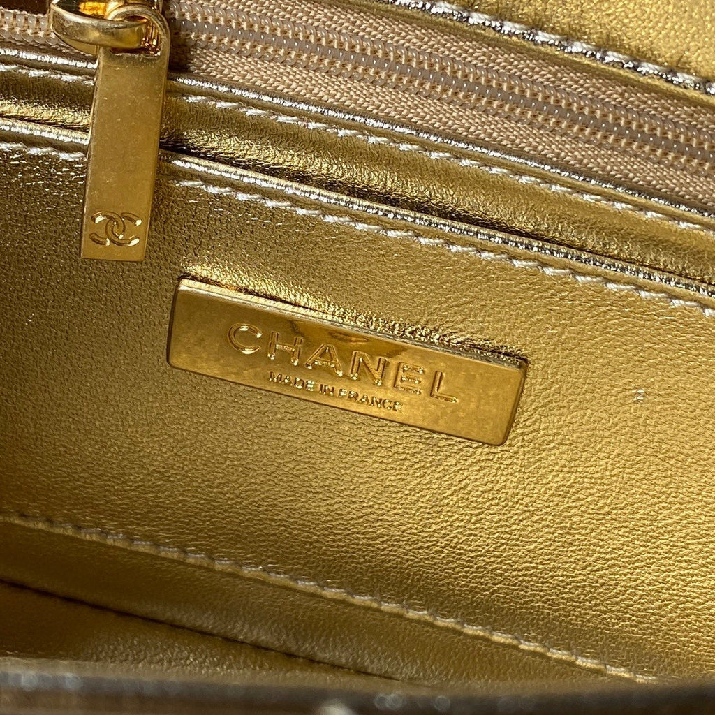 CHANEL 25S FLAP BAG 18 IN METALLIC GOLD CALFSKIN