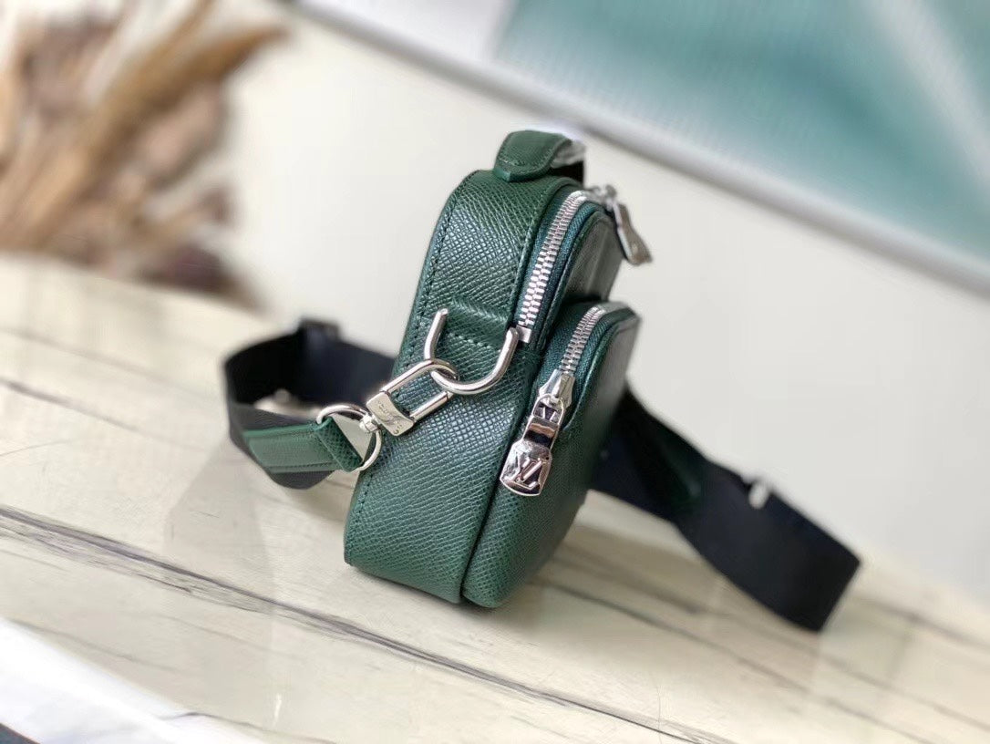 LOUIS VUITTON  AVENUE MESSENGER 22 IN FOREST GREEN CALFSKIN