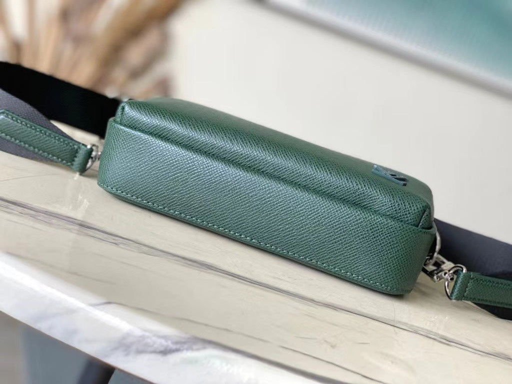 LOUIS VUITTON  AVENUE MESSENGER 22 IN FOREST GREEN CALFSKIN