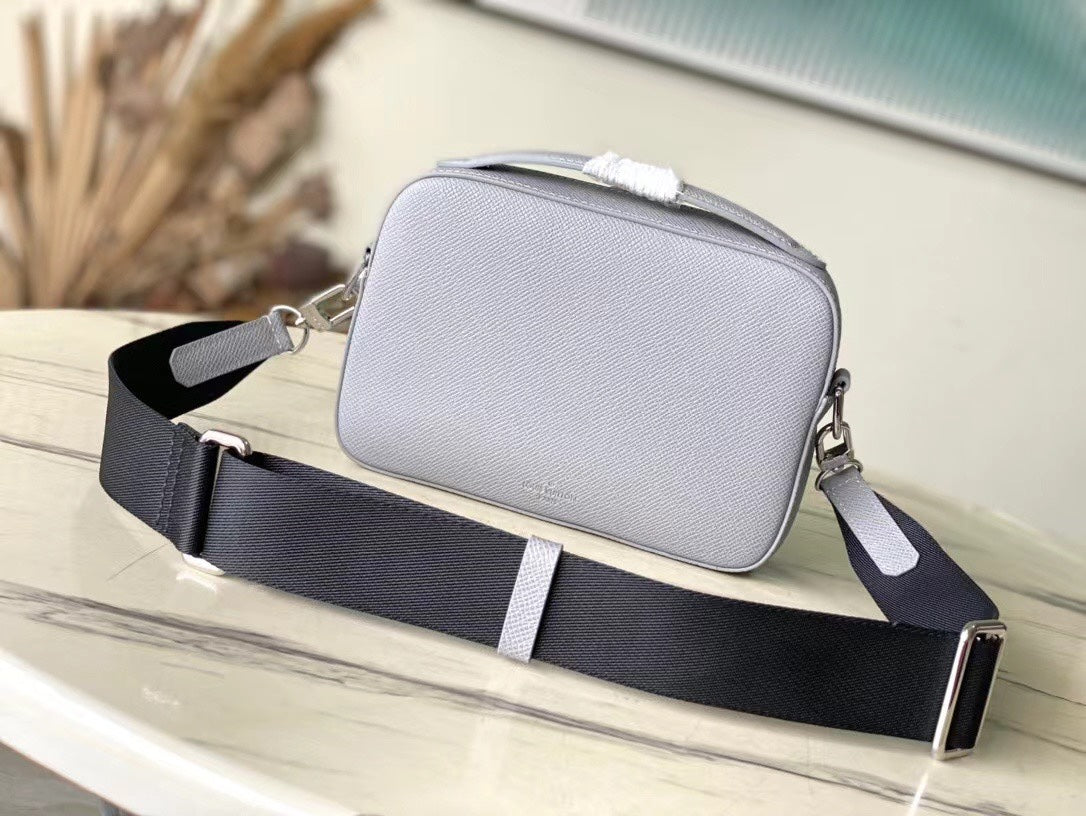 LOUIS VUITTON  AVENUE MESSENGER 22 IN HARBOR GRAY CALFSKIN