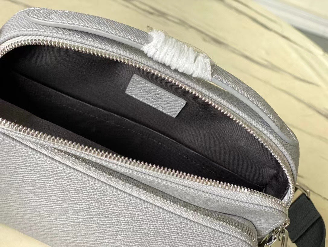 LOUIS VUITTON  AVENUE MESSENGER 22 IN HARBOR GRAY CALFSKIN