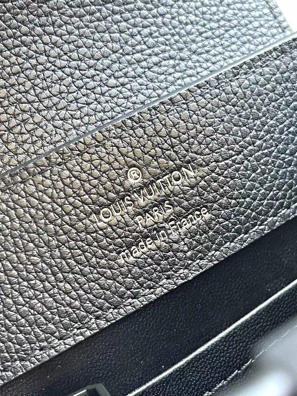 LOUIS VUITTON CAPUCINES EAST-WEST MINI 21 IN BLACK TAURILLON