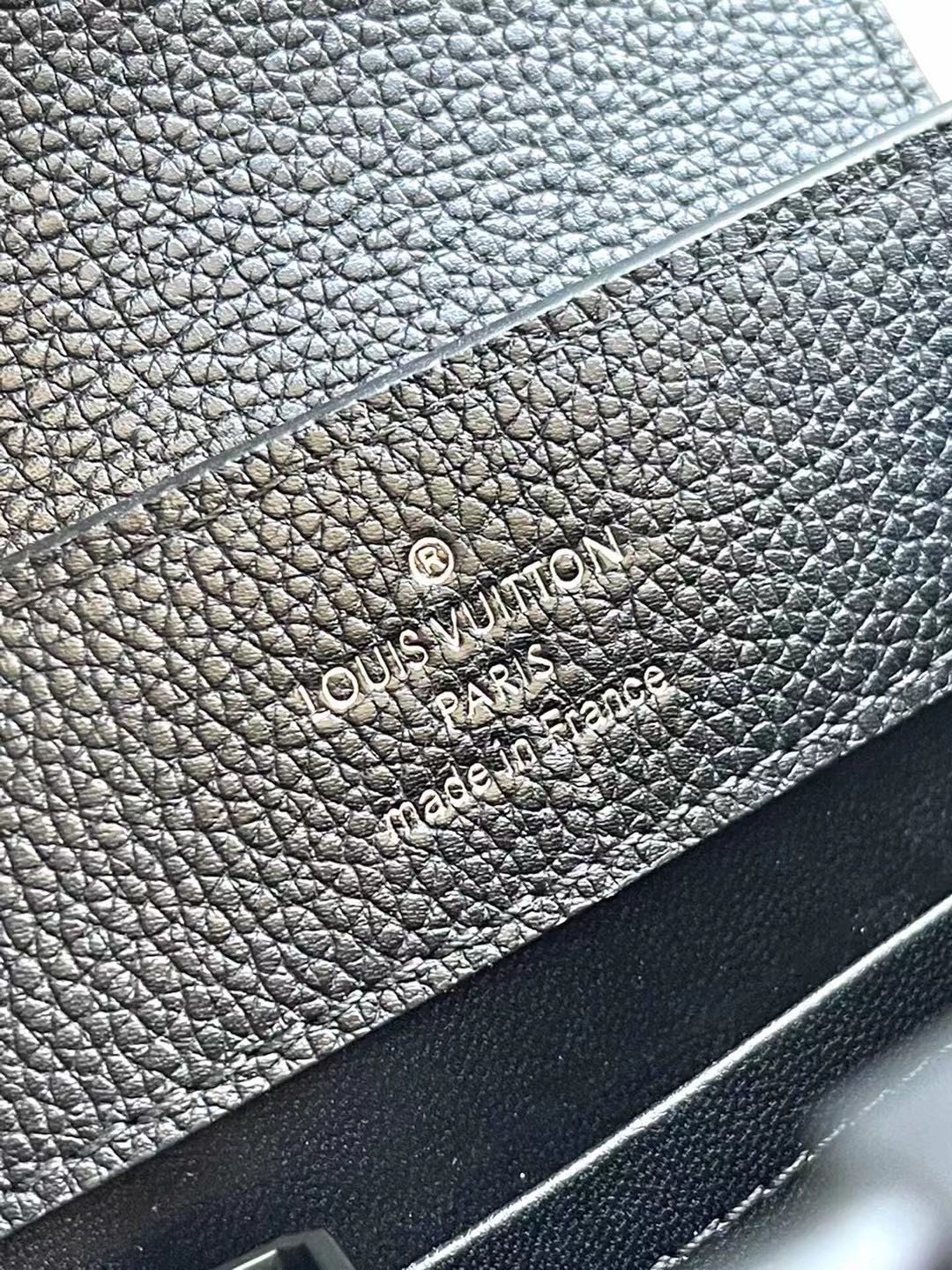 LOUIS VUITTON CAPUCINES EAST-WEST MINI 21 IN BLACK TAURILLON