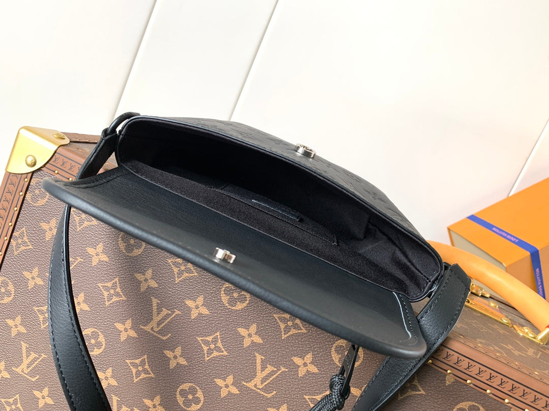 LOUIS VUITTON LV 25S PULSE WEARABLE WALLET 22 IN BLACK MONOGRAM SHADOW EMBOSSED CALFSKIN