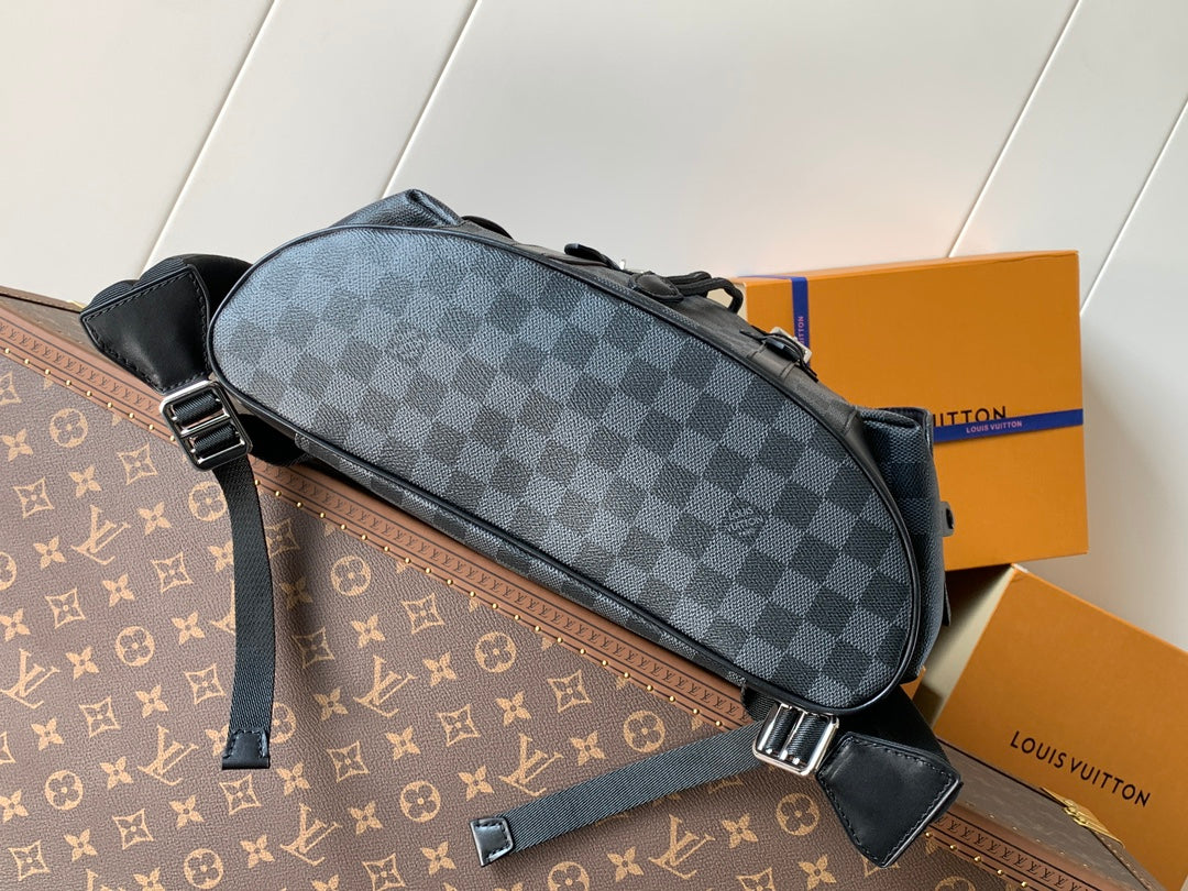 LOUIS VUITTON CHRISTOPHER MM BACKPACK 47 IN BLACK DAMIER GRAPHITE CANVAS