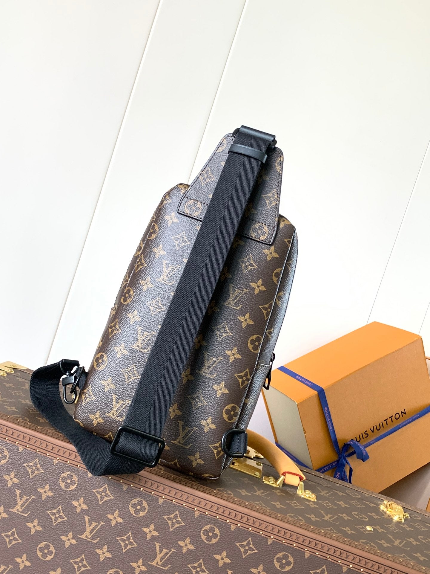 LOUIS VUITTON AVENUE SLINGBACK 31 IN BROWN MONOGRAM CANVAS