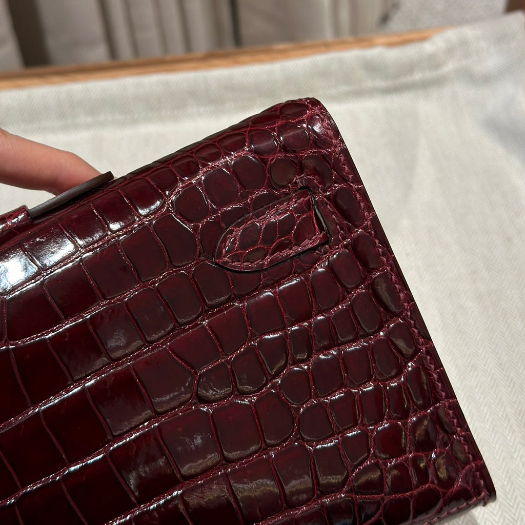HERMES KELLY CUT 31 IN SANGRIA PURPLE ALLIGATOR LEATHER WITH GOLD HARDWARE