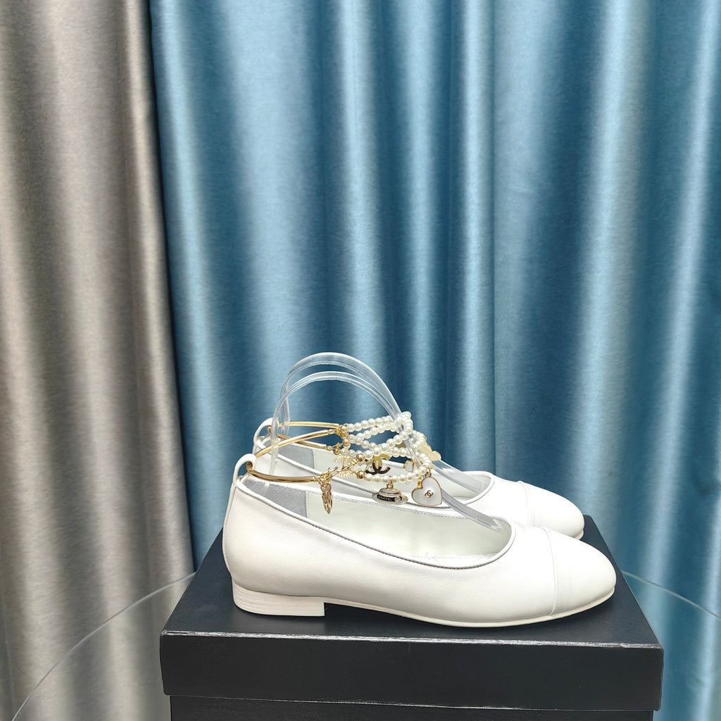 CHANEL MARY JANE WITH PEARL STRAP IN WHITE LAMBSKIN