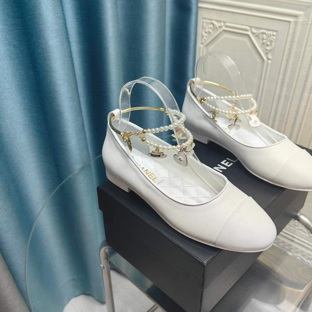 CHANEL MARY JANE WITH PEARL STRAP IN WHITE LAMBSKIN
