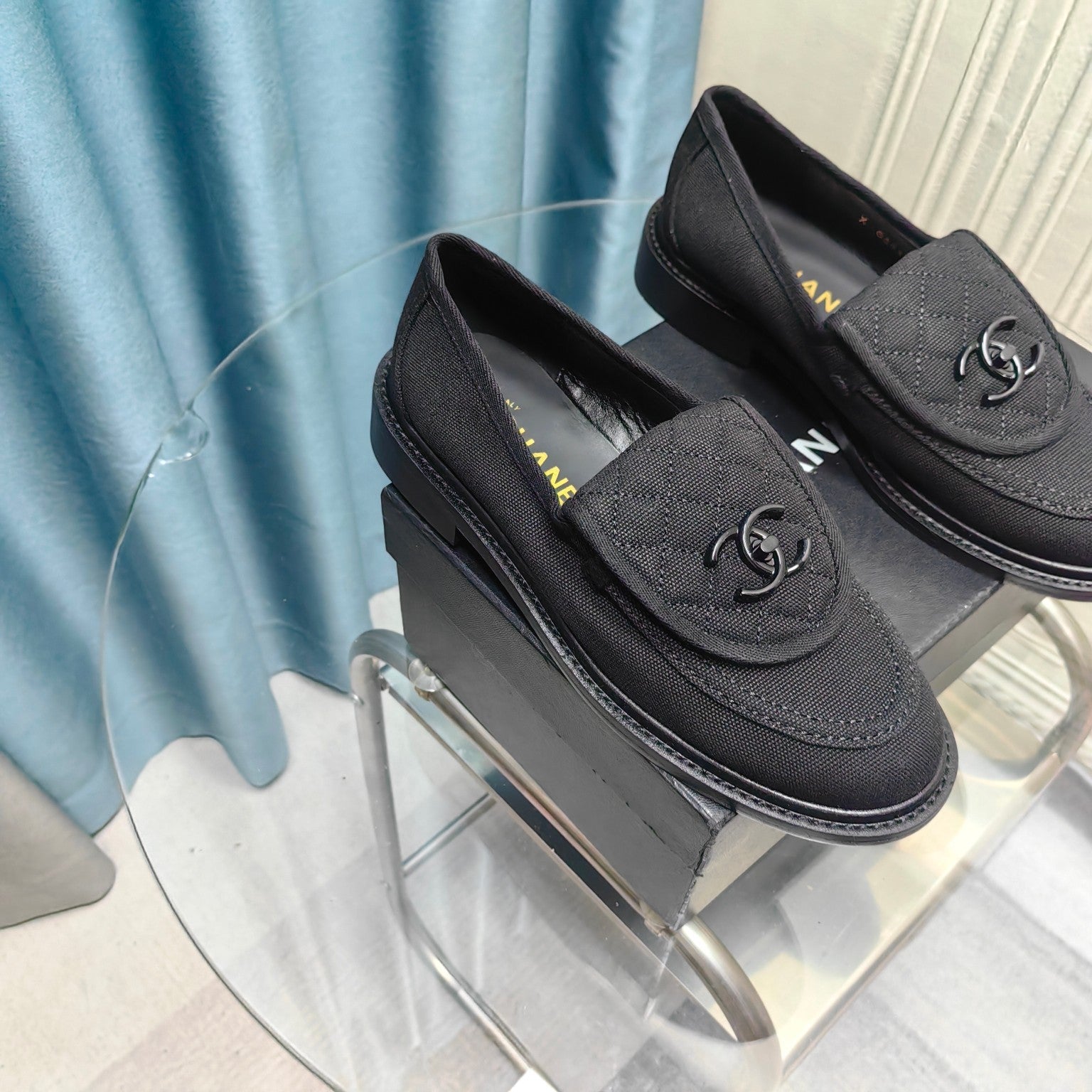 CHANEL MOASINS BLACK QUILTED LAMBSKIN
