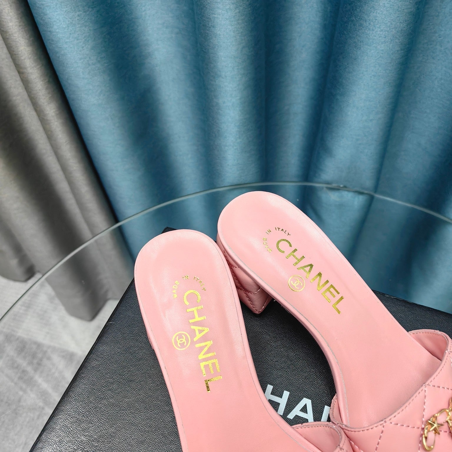 CHANEL MULE SLIDE SANDAL IN LIGHT PINK LAMBSKIN