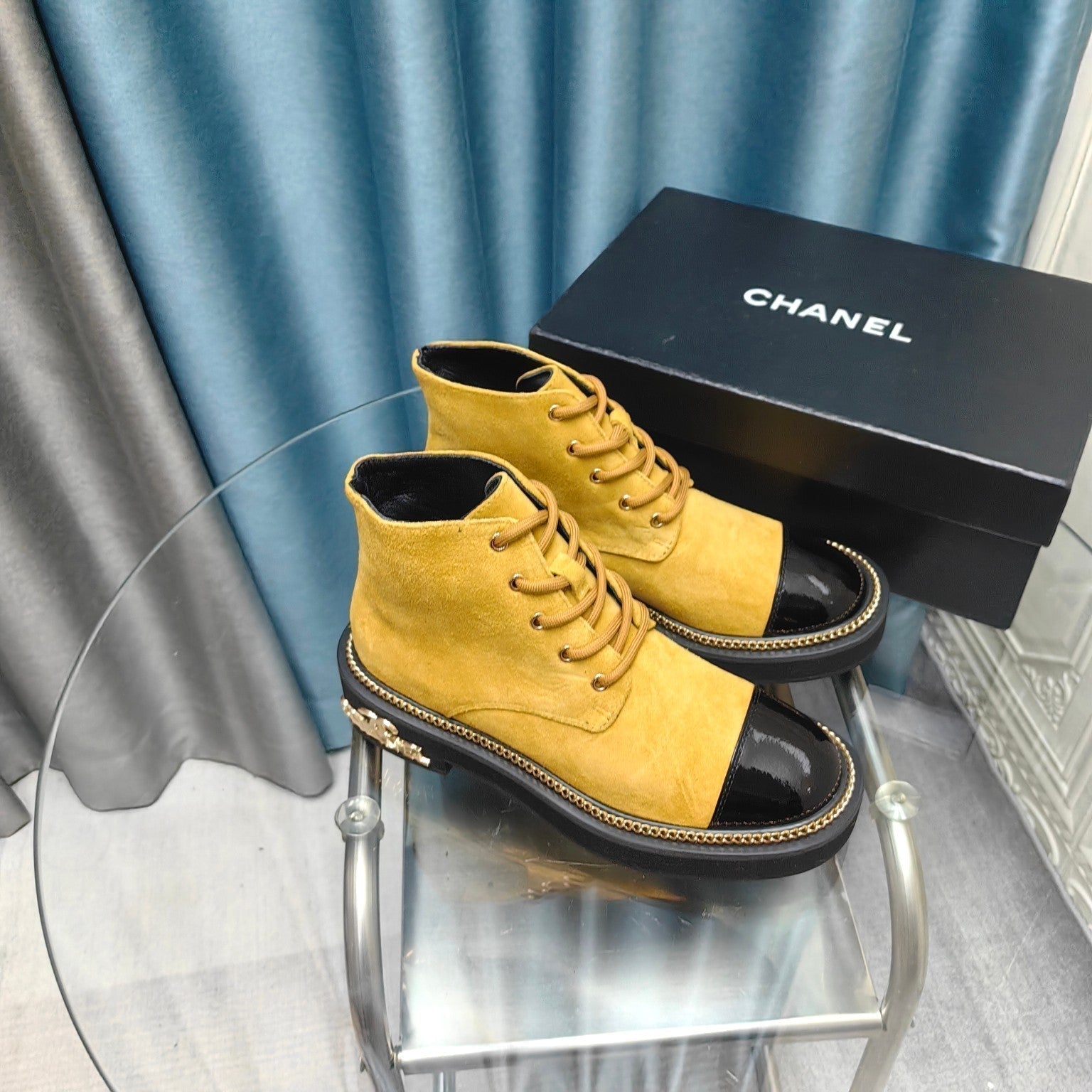 CHANEL SHORT BOOTS IN GOLD YELLOW SUEDE AND BLACK SHEEPSKIN