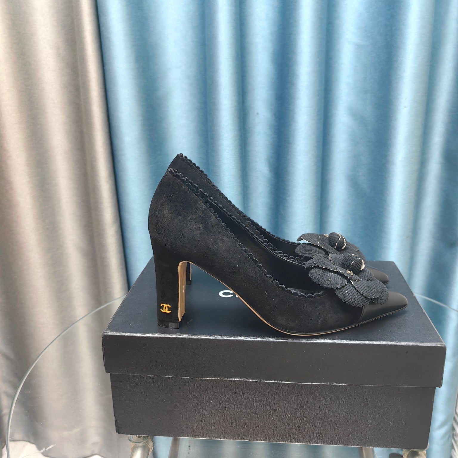 CHANEL HIGH HEELS 80 MM IN BLACK SUEDE AND CALFSKIN WITH FLOWER